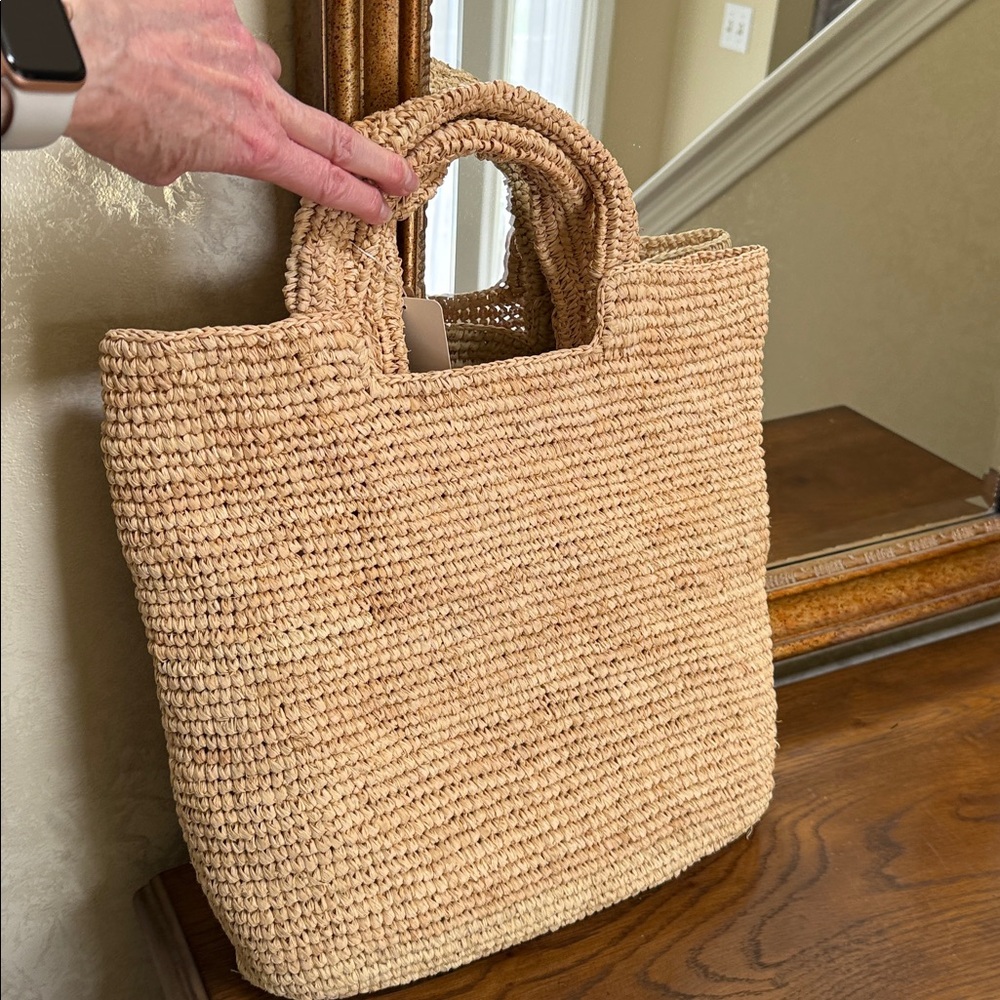Straw Studios Woven Handcrafted Straw 100% Raffia Tote Bag. - Picture 5 of 8